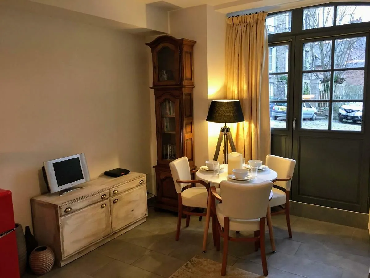 Gate House Lodge Dinan Francja