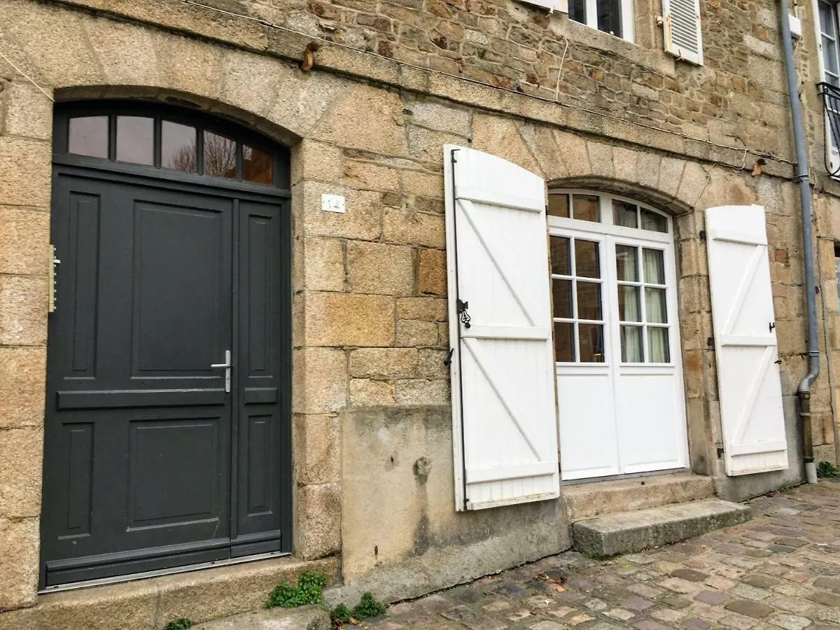 Gate House Lodge Dinan