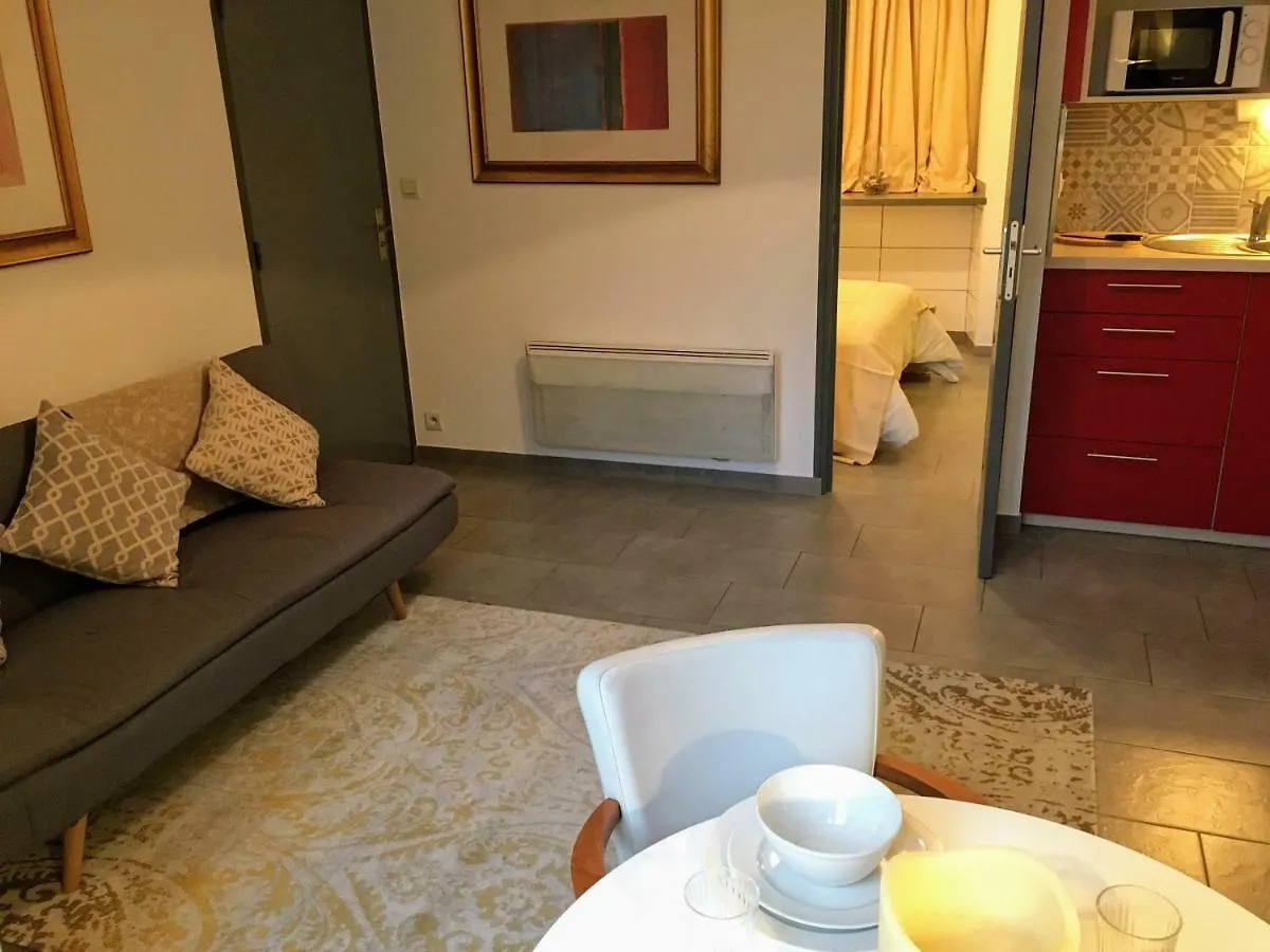 Gate House Lodge Dinan Apartament