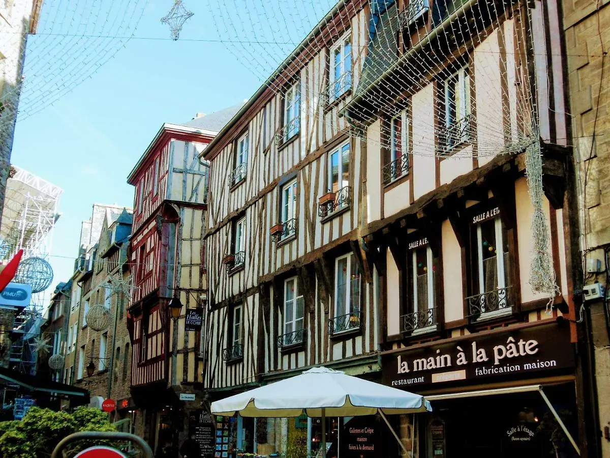 Gate House Lodge Dinan Apartament