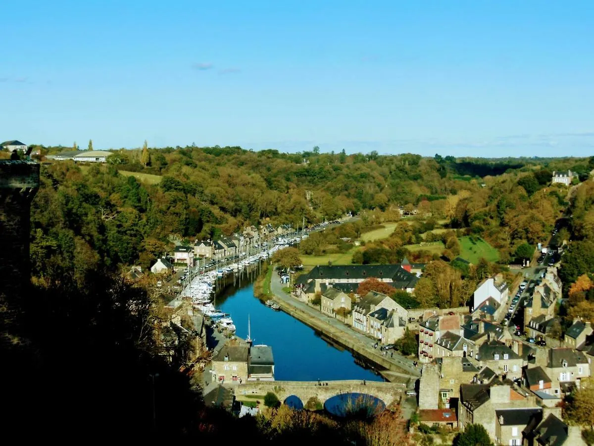 Gate House Lodge Dinan Apartament