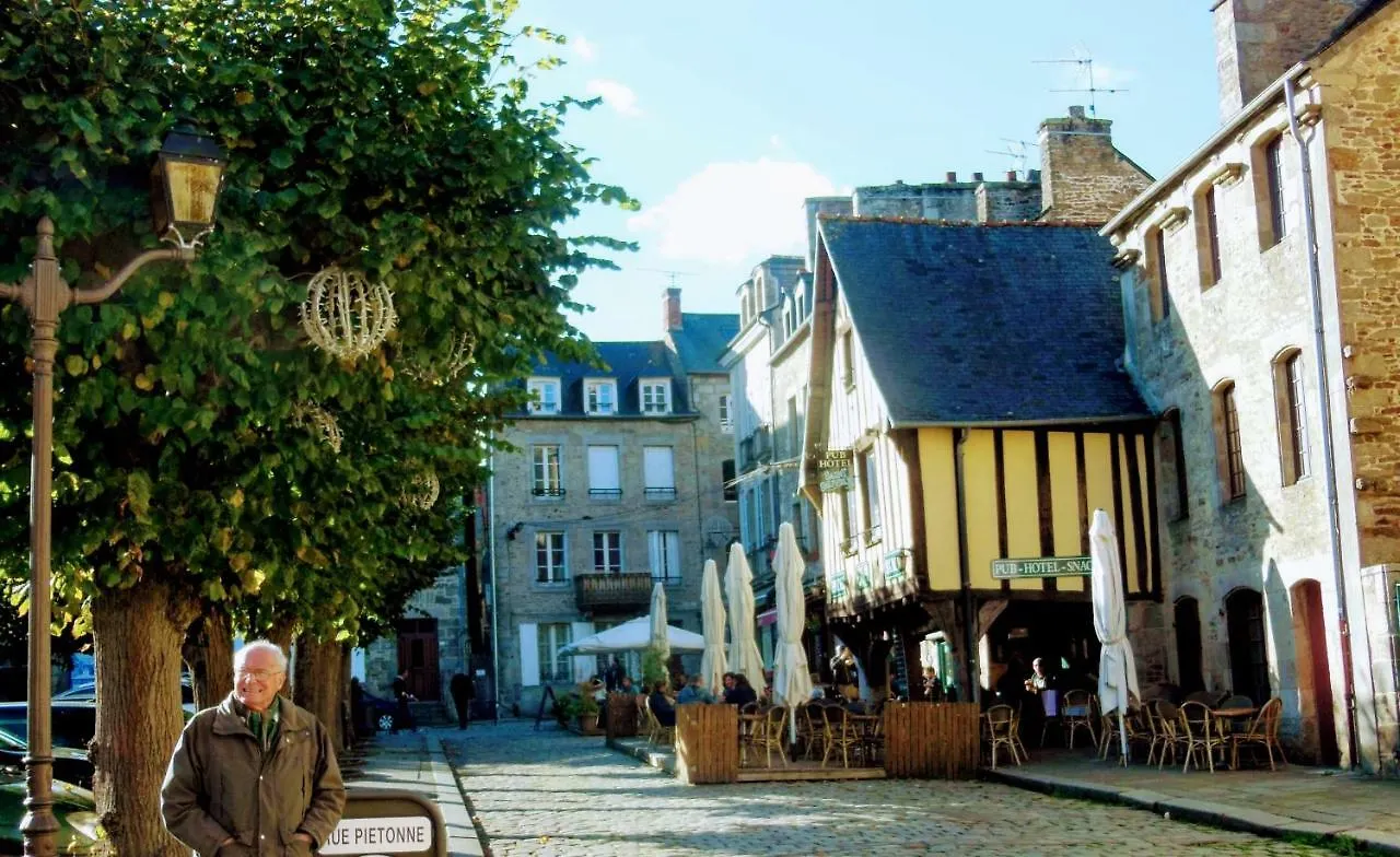 Gate House Lodge Dinan 0*,